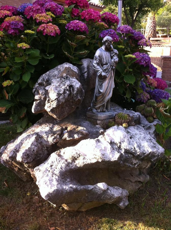Agriturismo a casa di Susanna Santo Stefano del Sole Bagian luar foto
