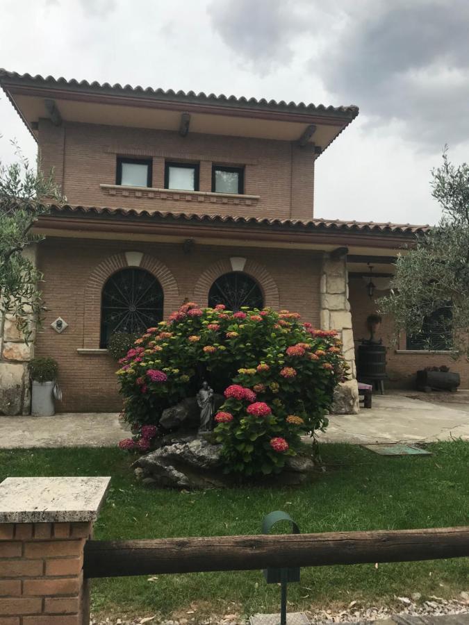 Agriturismo a casa di Susanna Santo Stefano del Sole Bagian luar foto